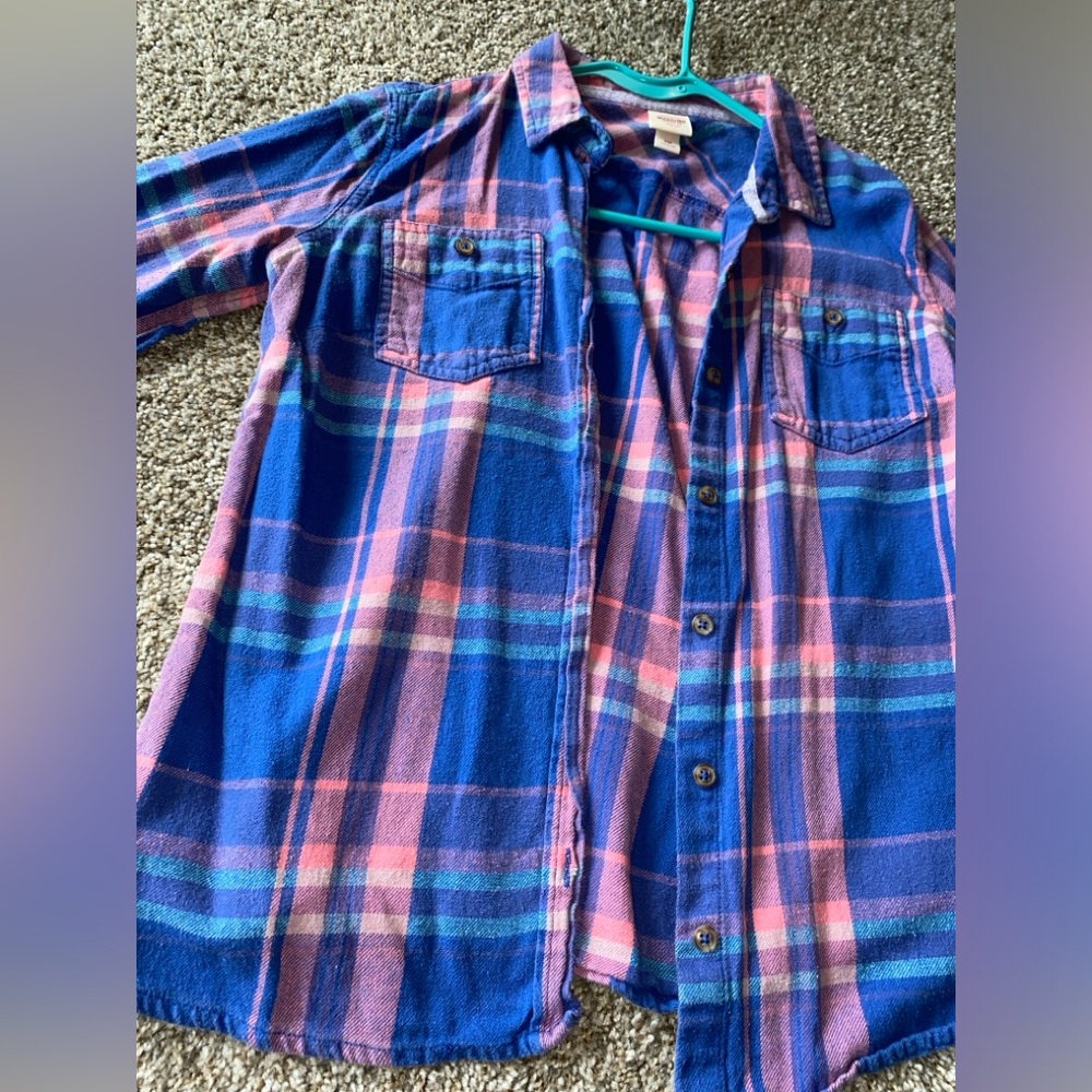 💚 3/$15 Mossimo Supply Co. Blue and Pink Plaid Button-Down Shirt - Picture 3 of 3